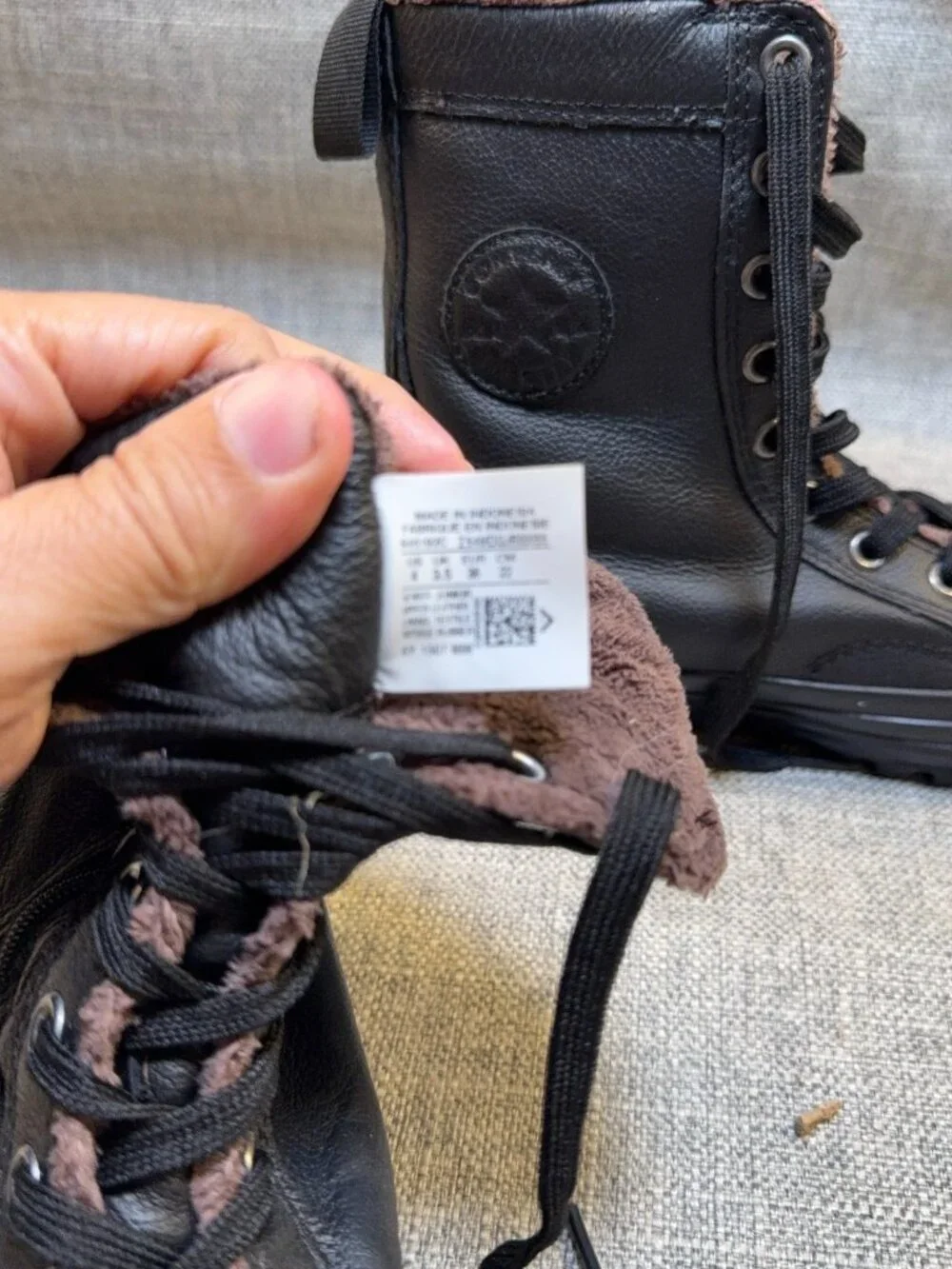 Converse Chuck Taylor Leather Fur Hi Rise Boots Black 553387C Size 4 Zip